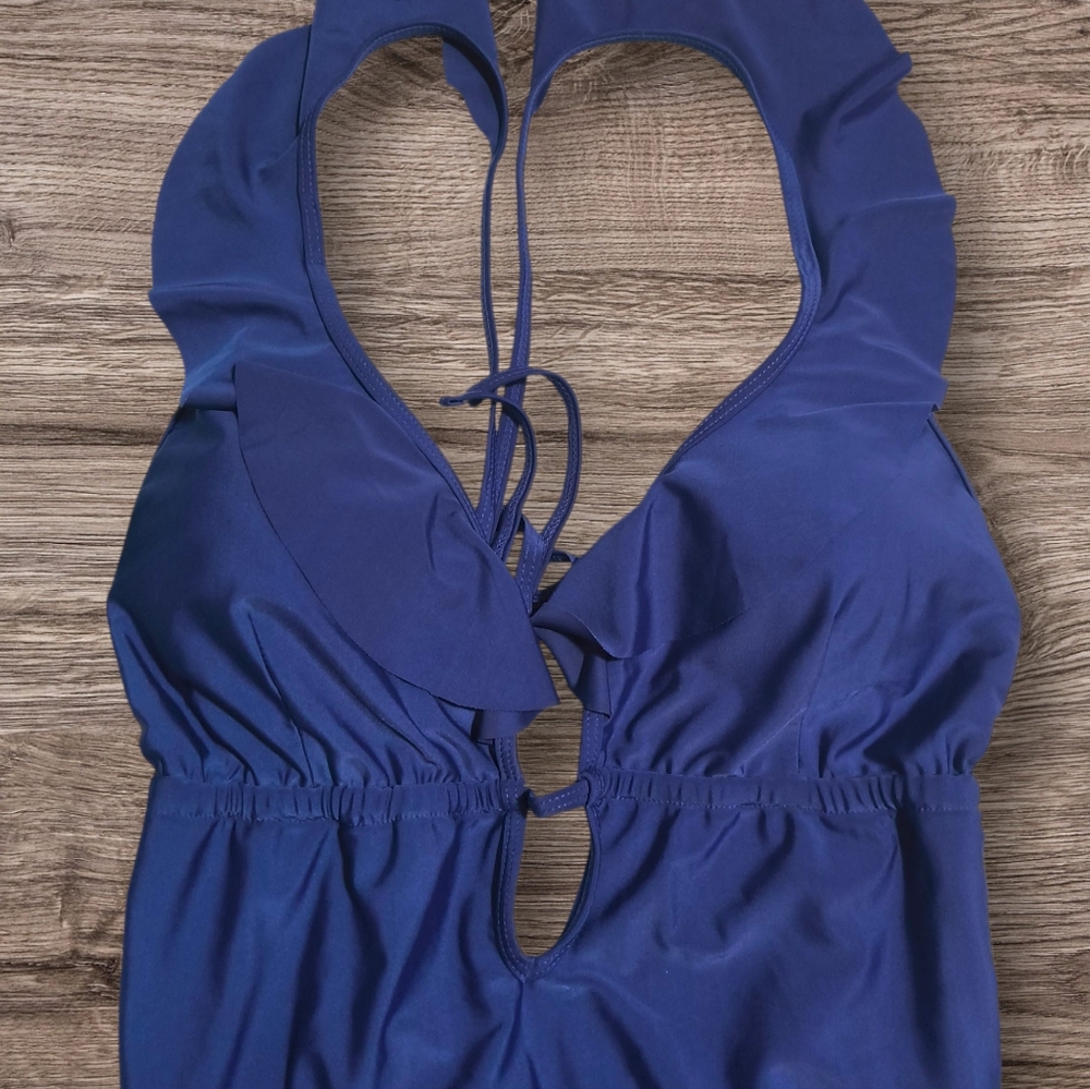 NWT Plus Size Strappy One-Piece Ruffled Monokini - 2XL